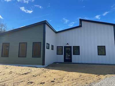 23 Ice Pond Ln Wiscasset, ME 04578