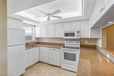 37 E High Point Cir #605 Naples, FL 34103