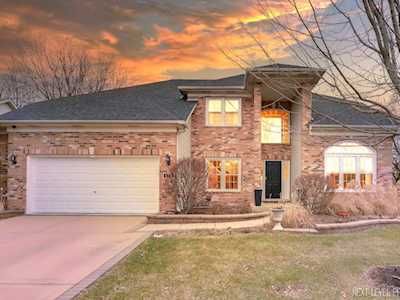 125 Alderwood Ln Aurora, IL 60504