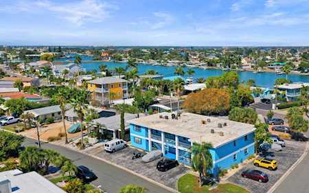 11025 2nd St E #6 Treasure Island, FL 33706