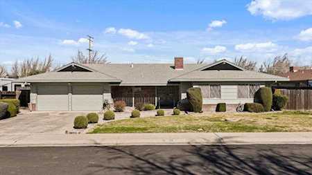 921 Crestwood Drive Modesto, CA 95350