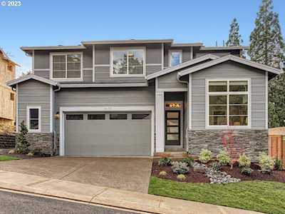 8672 SW Summit CT Portland, OR 97225