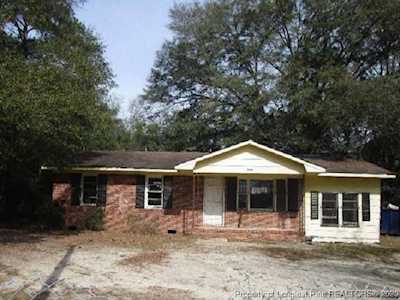 2763 Blossom Rd Hope Mills, NC 28348