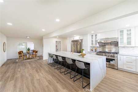 18201 Leafwood Ln North Tustin, CA 92705