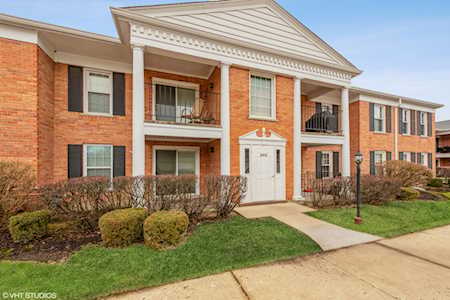 560 Shorely Dr #104 Barrington, IL 60010
