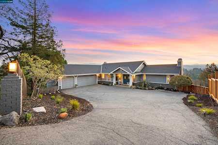 16 Eckley Pl Walnut Creek, CA 94596