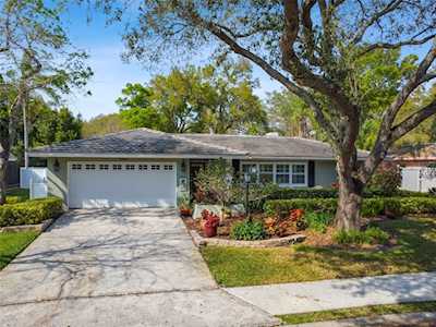 2240 Riverside Dr N Clearwater, FL 33764