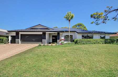 4889 Pineview Circle Delray Beach, FL 33445