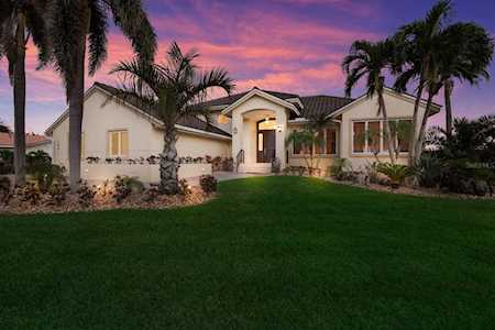 580 Putter Ln Longboat Key, FL 34228