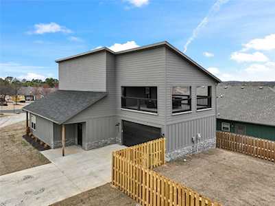2585 N Ward Dr Fayetteville, AR 72704