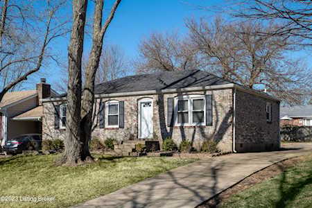 8707 Bristol Oaks Ct Louisville, KY 40299