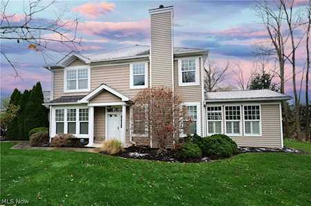 572 Vintage Point Avon Lake, OH 44012