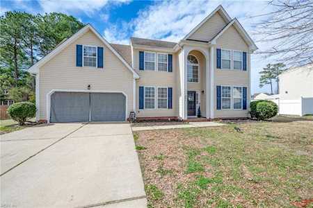 221 Tracy Dr Suffolk, VA 23434