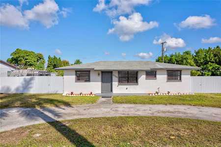 10261 SW 168th St Miami, FL 33157