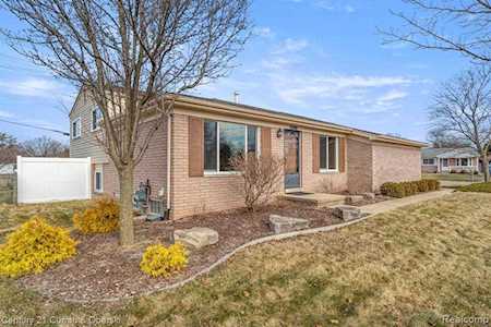 41900 Edenbrooke Dr Canton Twp, MI 48187