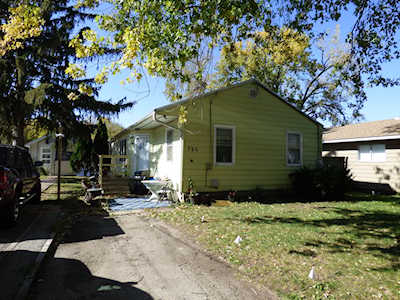 720 Riverside Dr South Elgin, IL 60177