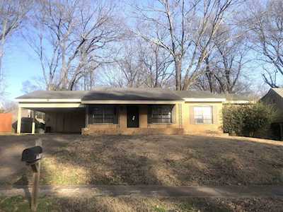 1970 Adney Gap Dr Memphis, TN 38134