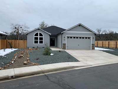 206 White Oak Way Shady Cove, OR 97539