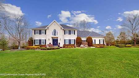 109 Laredo Dr Morganville, NJ 07751