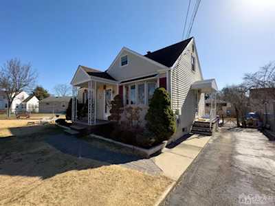 612 Edgeworth Street Middlesex, NJ 08846