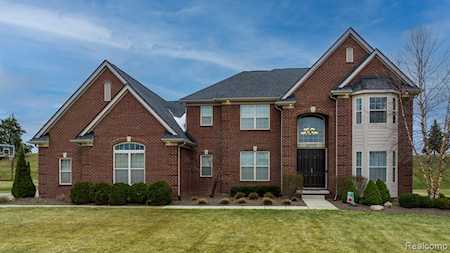 24752 Ravine Dr Lyon Twp, MI 48178