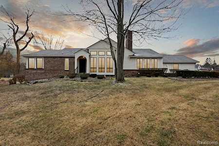 7155 Creeks Crossing West Bloomfield Twp, MI 48322