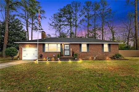 4023 Tanglewood Trl Chesapeake, VA 23325