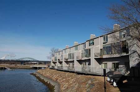 500 Market St #10 L Portsmouth, NH 03801