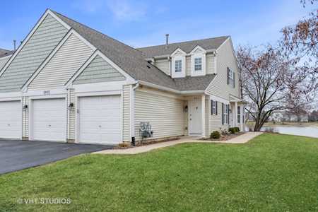 2443 Sheehan Dr #201 Naperville, IL 60564