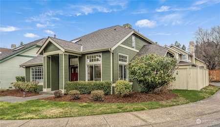 25744 SE 37th St Sammamish, WA 98029