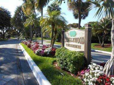 210 SW 97th Terrace #210 Pembroke Pines, FL 33025
