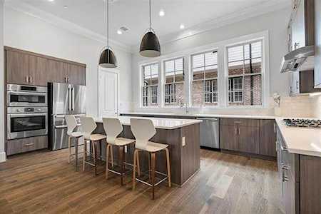14938 Oak Street Addison, TX 75001