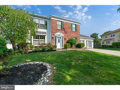 9 Greenleigh Circle Sewell, NJ 08080