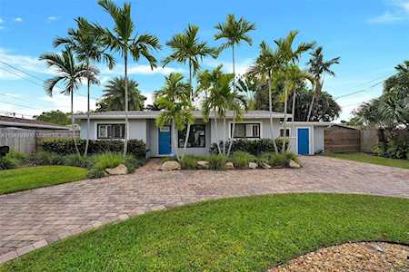 928 NE 18th Ct Fort Lauderdale, FL 33305