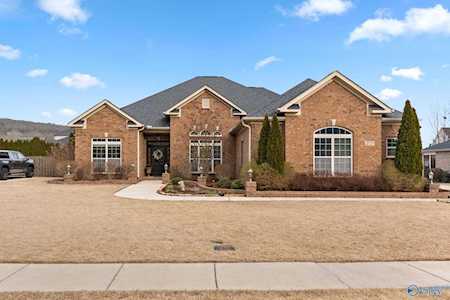 2725 Natures Trail Owens Cross Roads, AL 35763