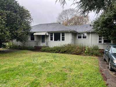 5204 Langston Rd Virginia Beach, VA 23464