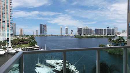 3330 NE 190th St #514 Aventura, FL 33180