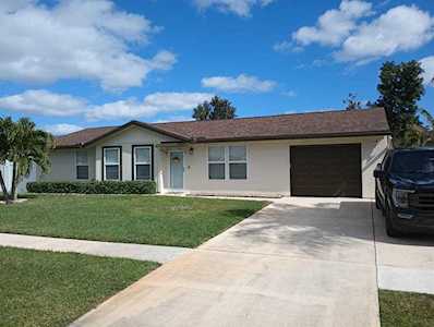 8390 Elaine Drive Boynton Beach, FL 33472