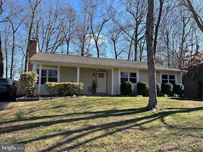6 Oak Shade Rd Sterling, VA 20164
