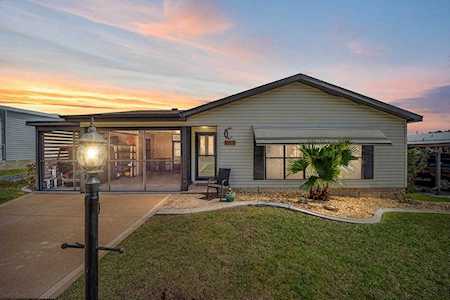 1553 Hillcrest Dr Lady Lake, FL 32159