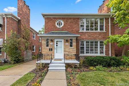 976 Beaconsfield Ave Grosse Pointe Park, MI 48230