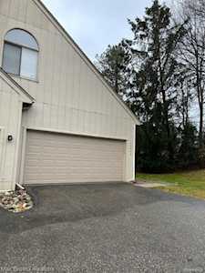 29445 Laurel Dr #4 Farmington Hills, MI 48331