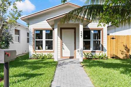 327 N E Street Lake Worth Beach, FL 33460