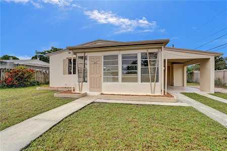 305 SW 24th Ave Fort Lauderdale, FL 33312