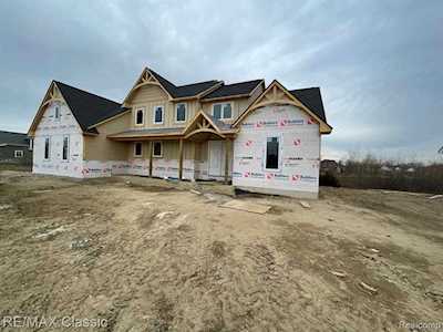 4400 Ford Ave Fenton, MI 48451
