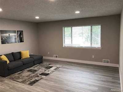 2639 Columbia Rd #4 Berkley, MI 48072