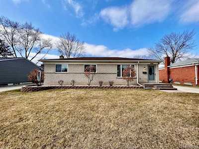 9193 Pere Ave Livonia, MI 48150
