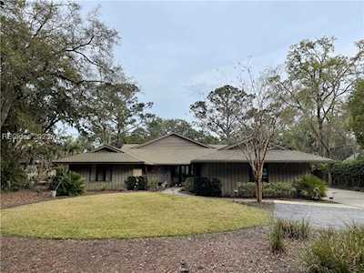 335 Greenwood Dr Hilton Head Island, SC 29928