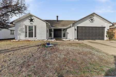 6807 Blackberry Drive Arlington, TX 76016
