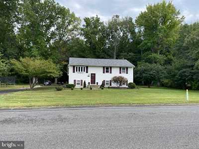 341 S Golfwood Carneys Point, NJ 08069